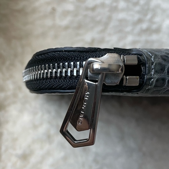 Givenchy Organizer Wallet Large Embossed Leather - Picture 5 of 9